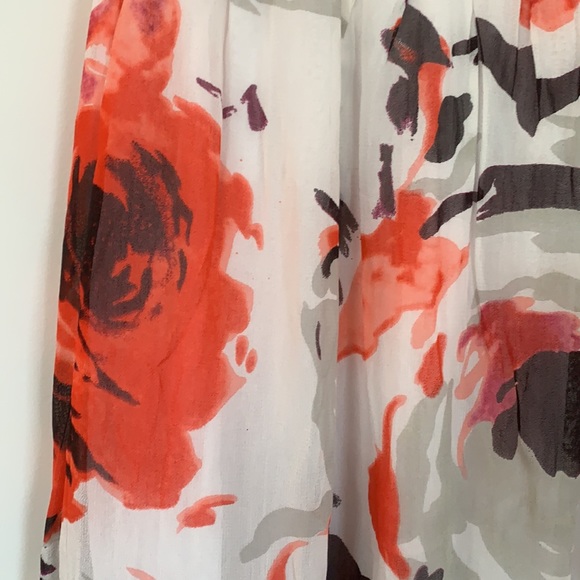 SOLD - LAST CHANCE: HOST PICK: NWOT - HIGH LOW RUFFLED FLORAL SUMMER SKIRT - Picture 4 of 9